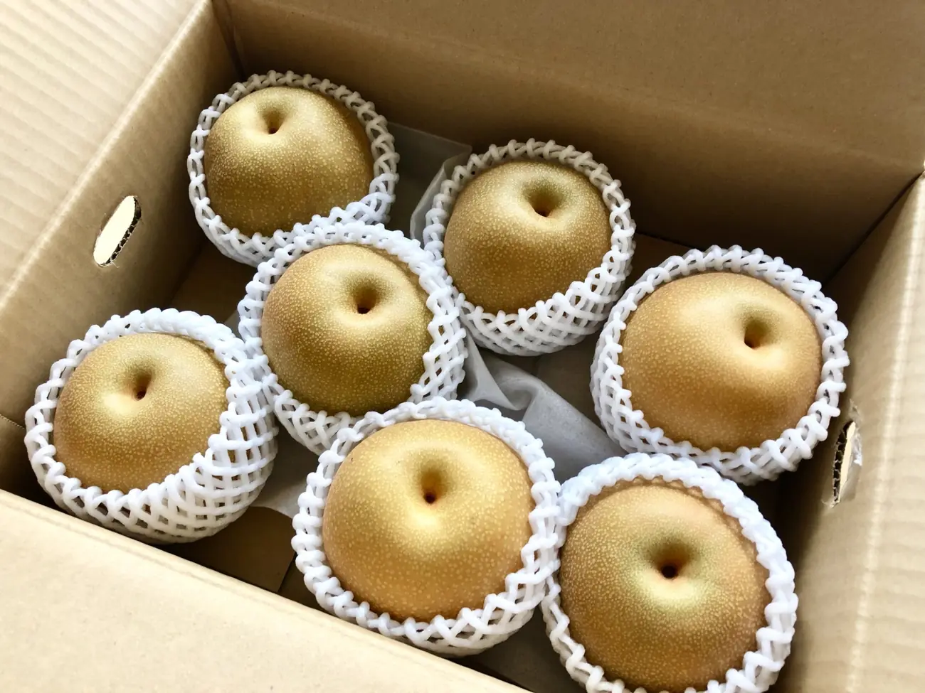 箱詰めした梨